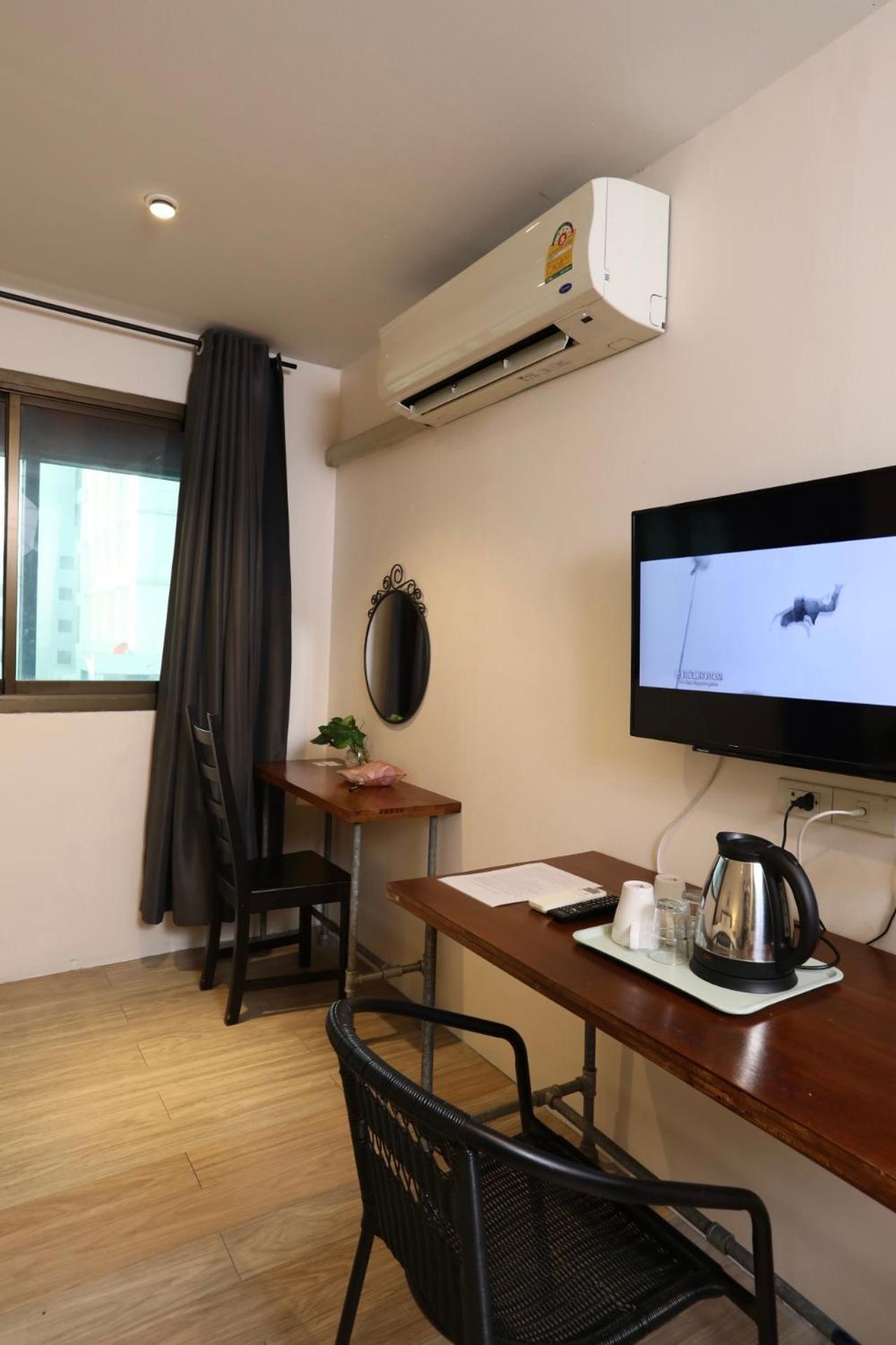 Studio F Sukhumvit Bangkok Exterior foto